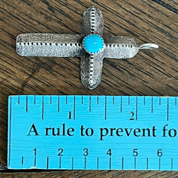 Native American Turquoise Cross Pendant - Picture 5 of 6